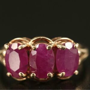 10K Three Stones Natural Rudy Ring